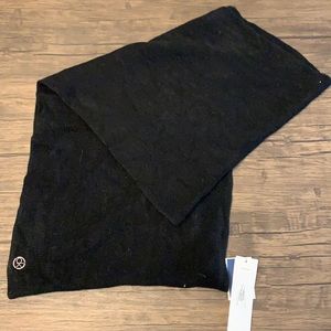 Calvin Klein Women’s Winter Circle Scarf